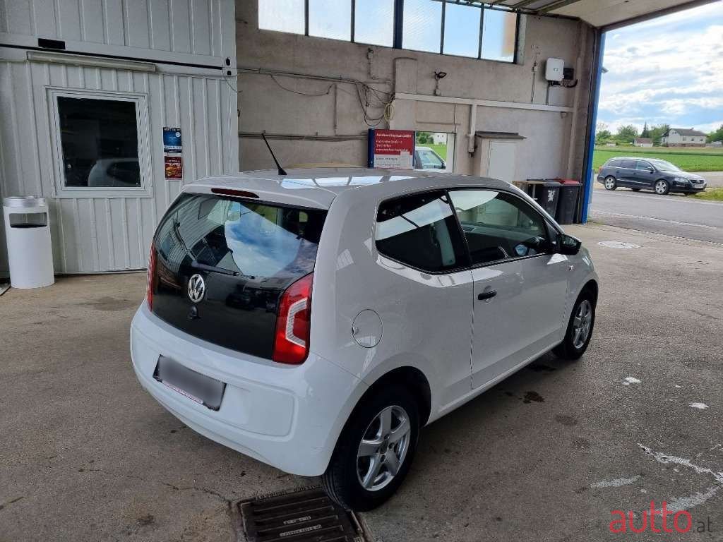2016' Volkswagen Up! photo #5