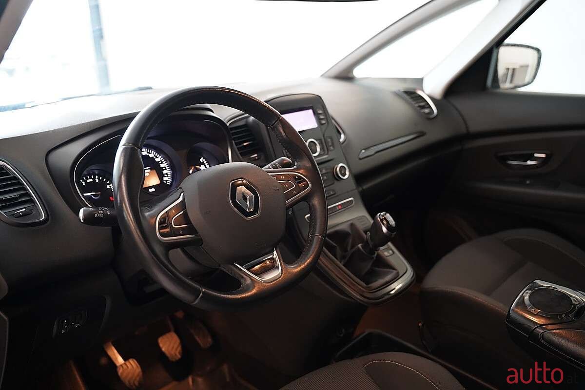 2017' Renault Scenic photo #5