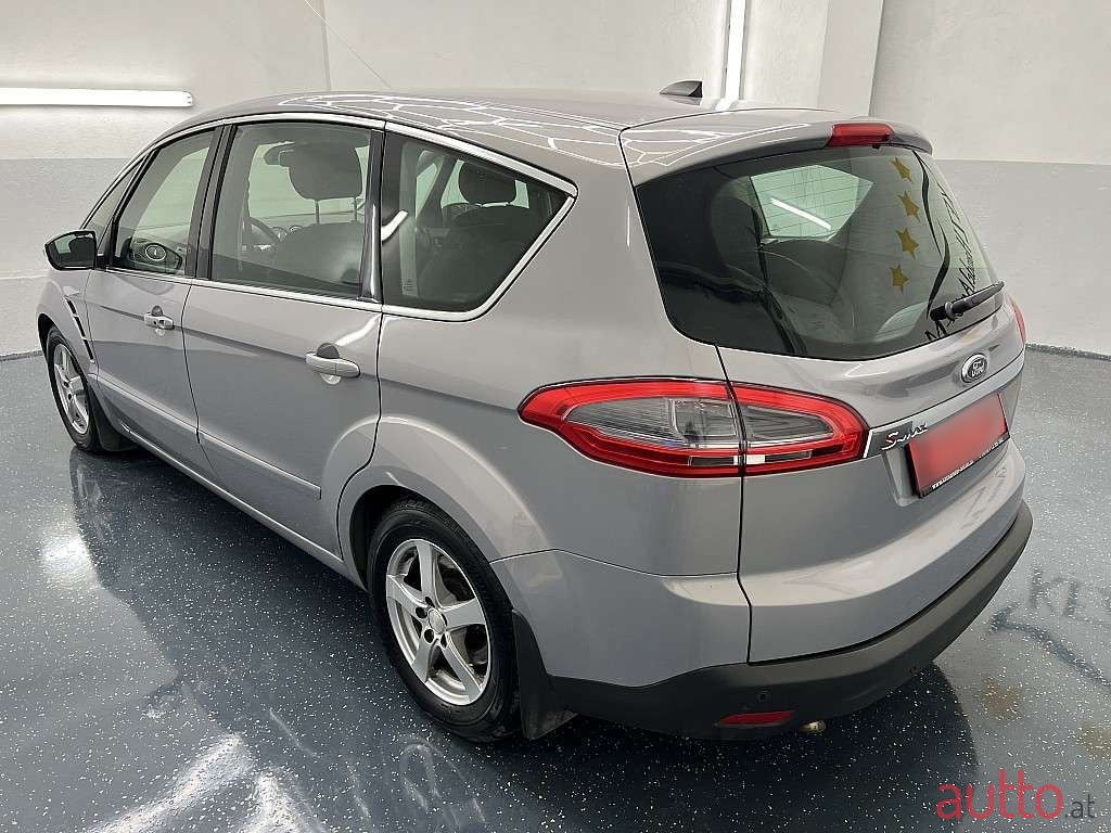 2013' Ford S-Max photo #3