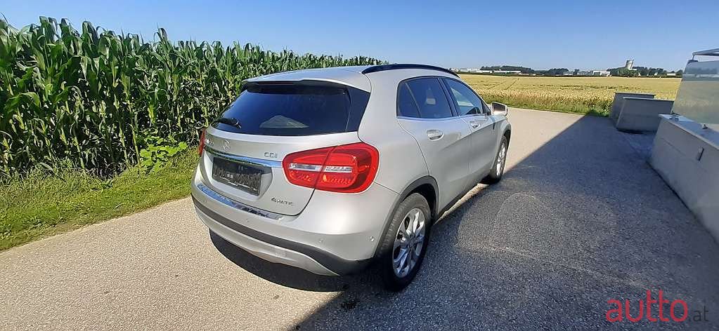 2015' Mercedes-Benz Gla-Klasse photo #3