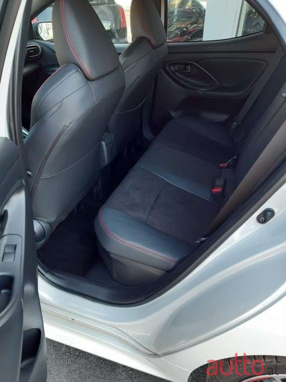 2024' Toyota Yaris photo #2