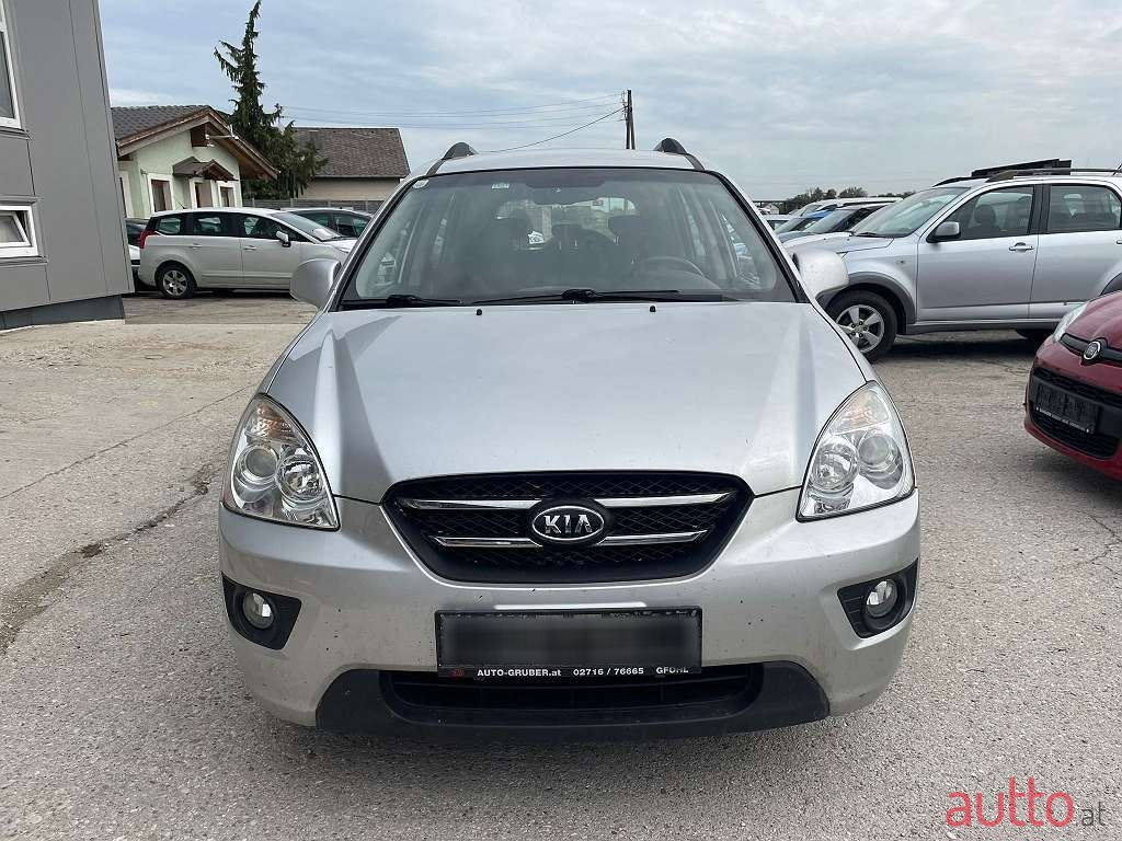 2010' Kia Carens photo #1