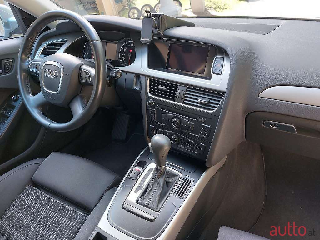 2011' Audi A4 photo #6