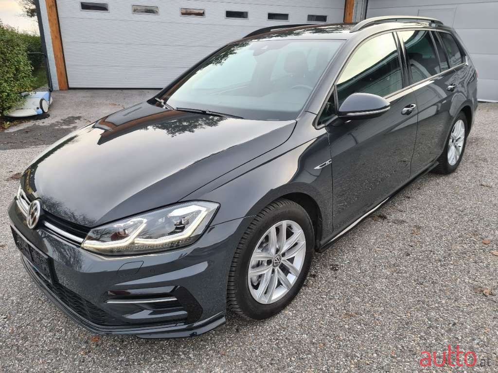 2019' Volkswagen Golf photo #1
