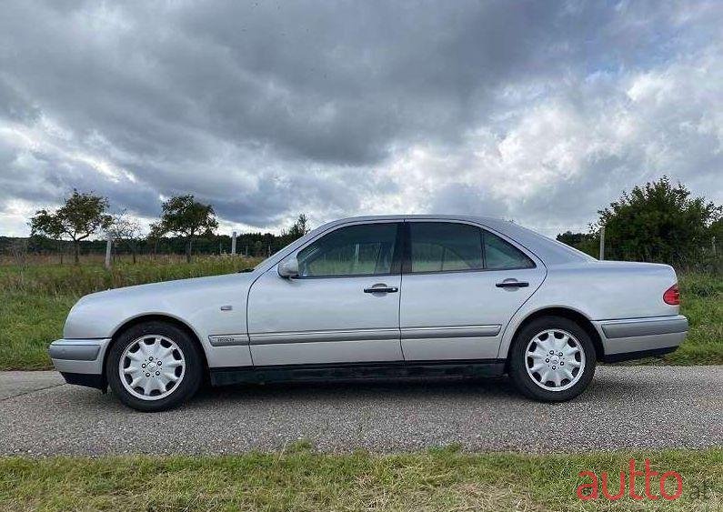 1998' Mercedes-Benz E-Klasse photo #1