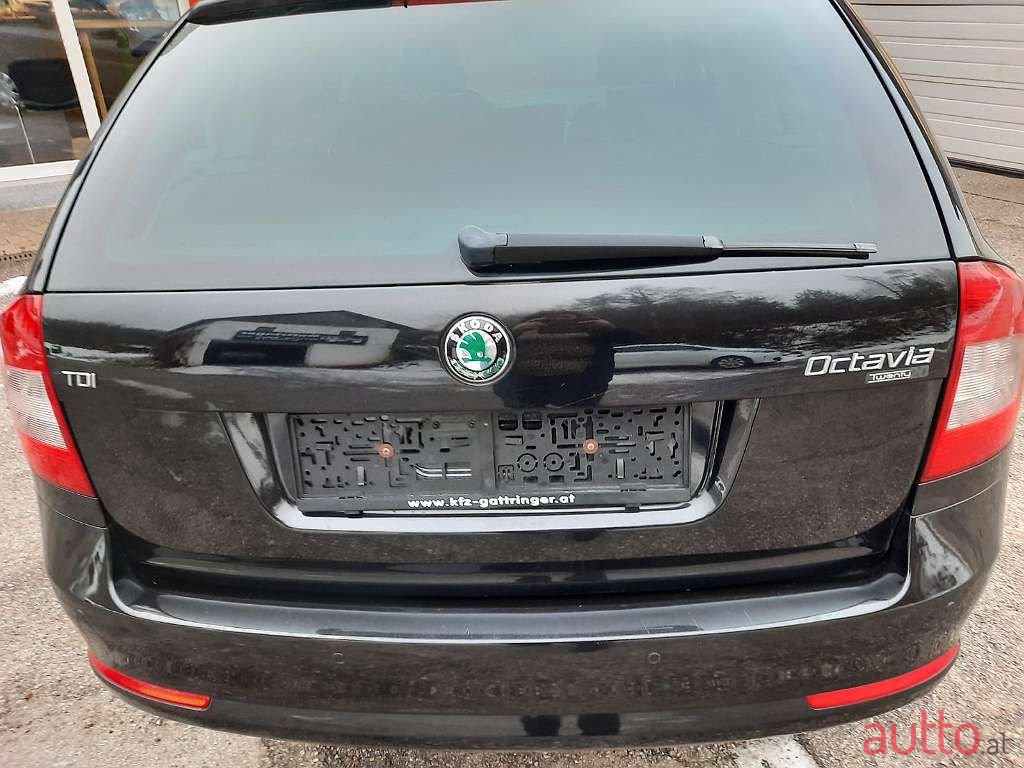 2012' Skoda Octavia photo #3