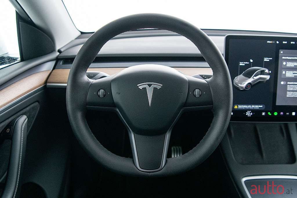 2022' Tesla Model Y photo #5