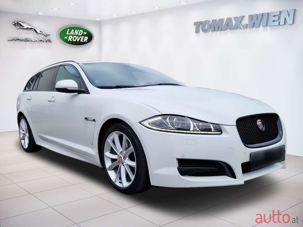 2014' Jaguar XF photo #3
