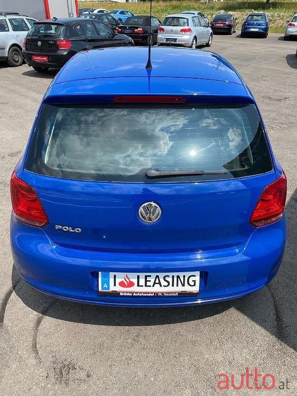 2009' Volkswagen Polo photo #5
