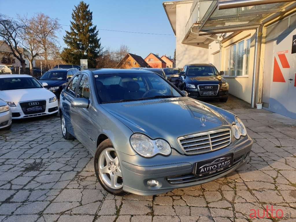 2004' Mercedes-Benz C-Klasse photo #3