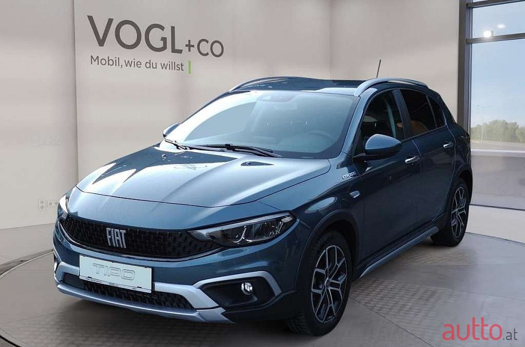 2022' Fiat Tipo photo #1