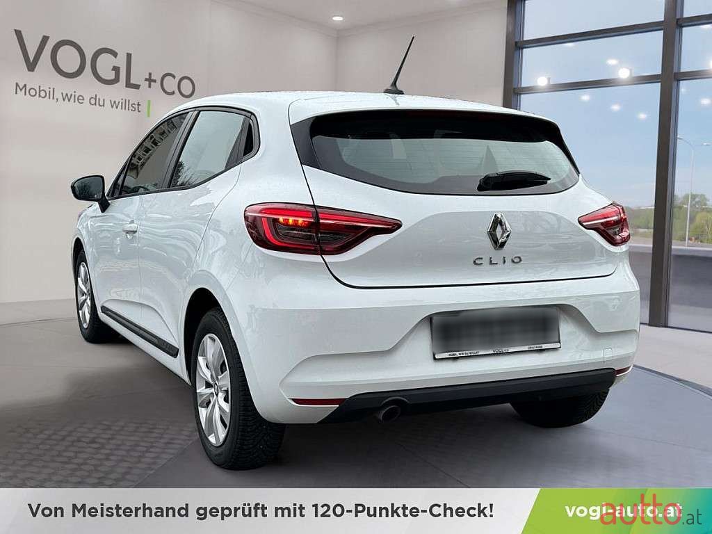 2023' Renault Clio photo #3