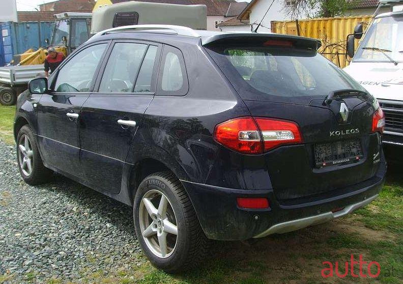2010' Renault Koleos photo #2
