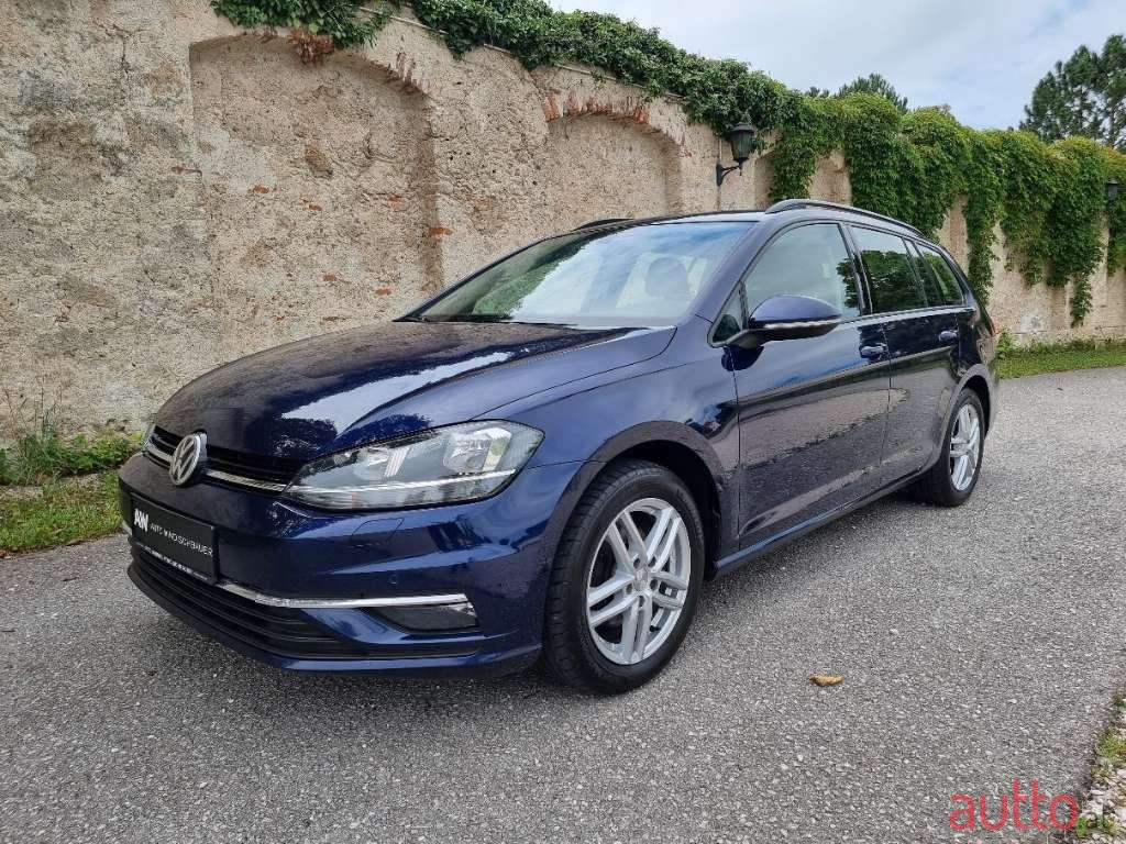 2018' Volkswagen Golf photo #1