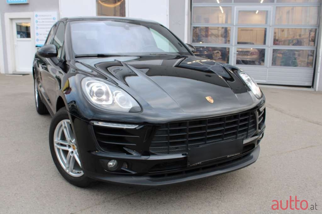 2018' Porsche Macan photo #1