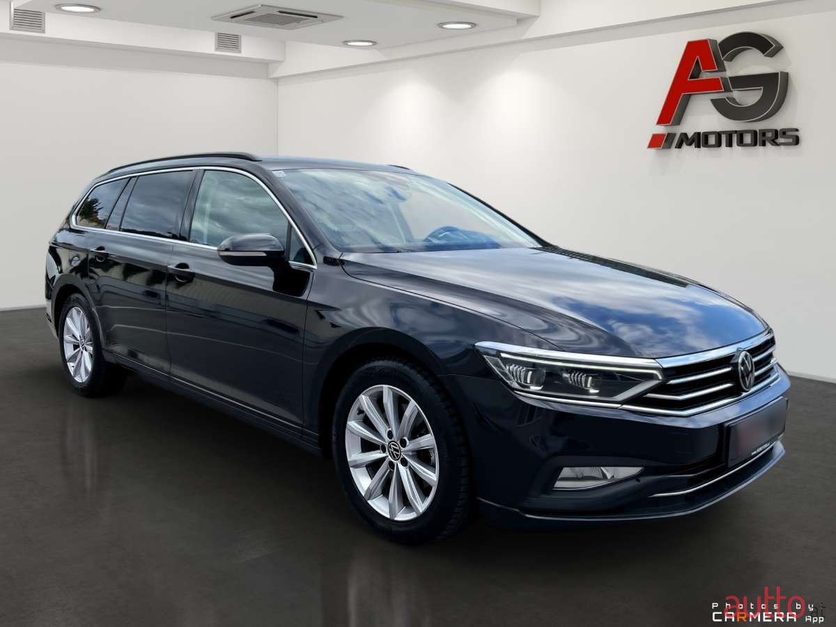 2022' Volkswagen Passat photo #2