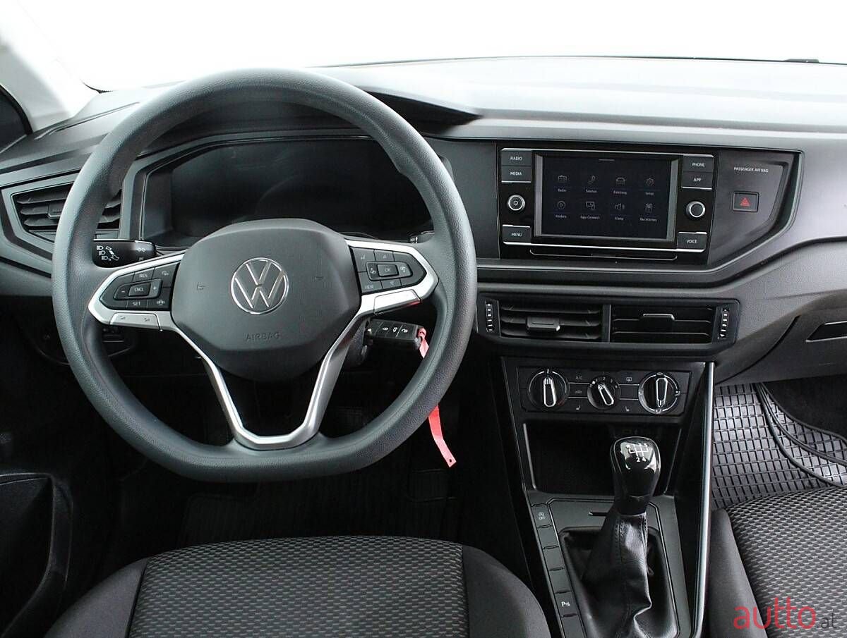 2023' Volkswagen Polo photo #5