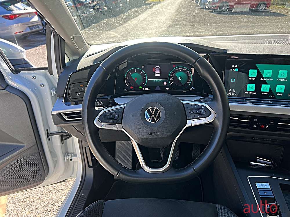 2022' Volkswagen Golf photo #5