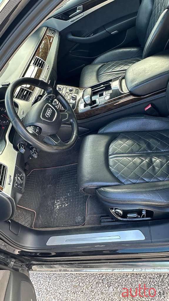 2011' Audi A8 photo #5