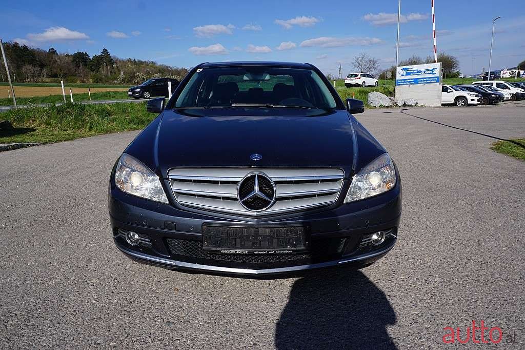 2010' Mercedes-Benz C-Klasse photo #2