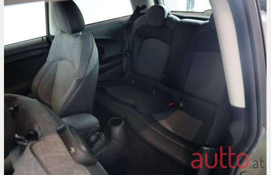 2020' MINI Cooper photo #3