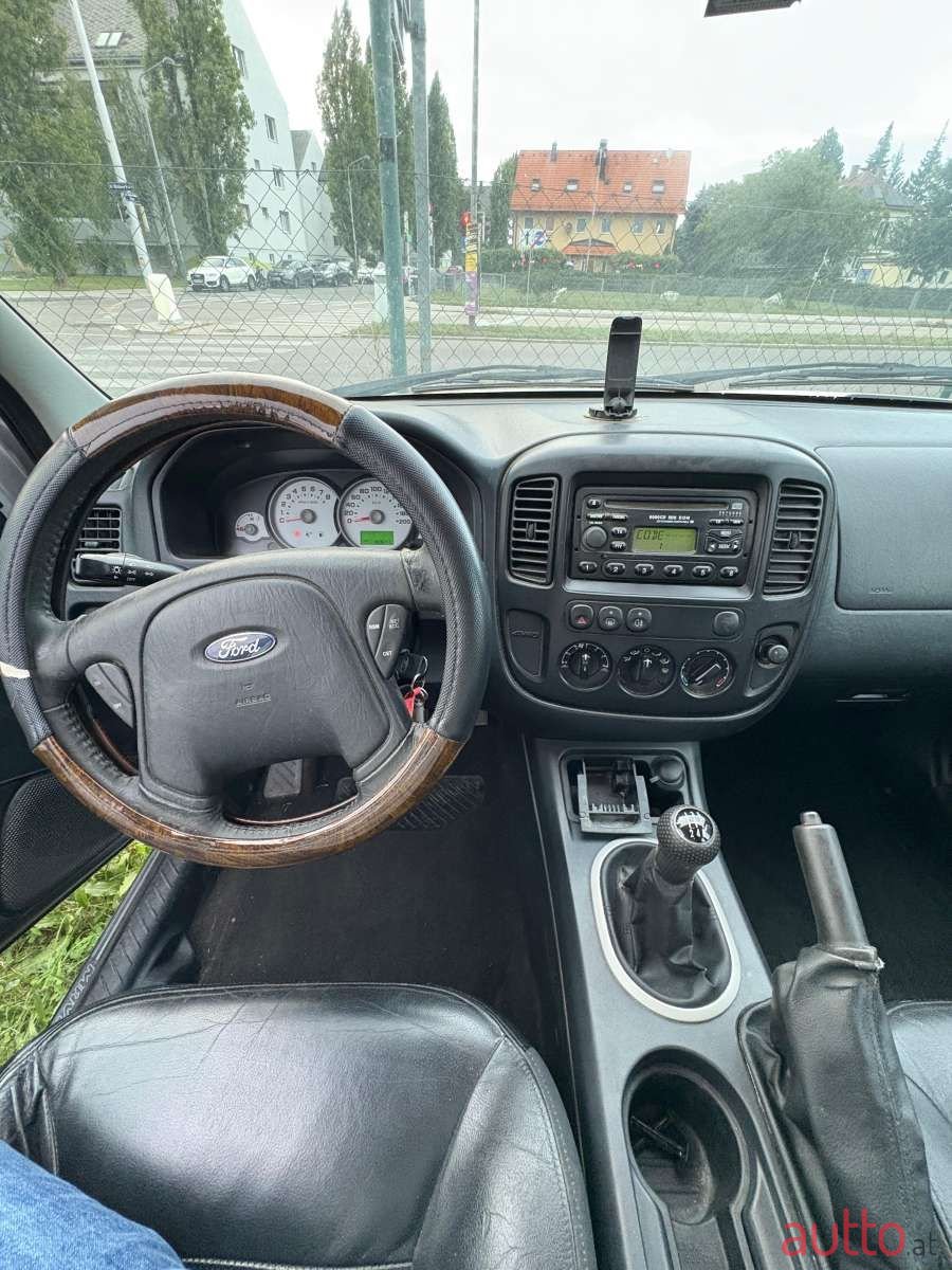 2006' Ford Maverick photo #6