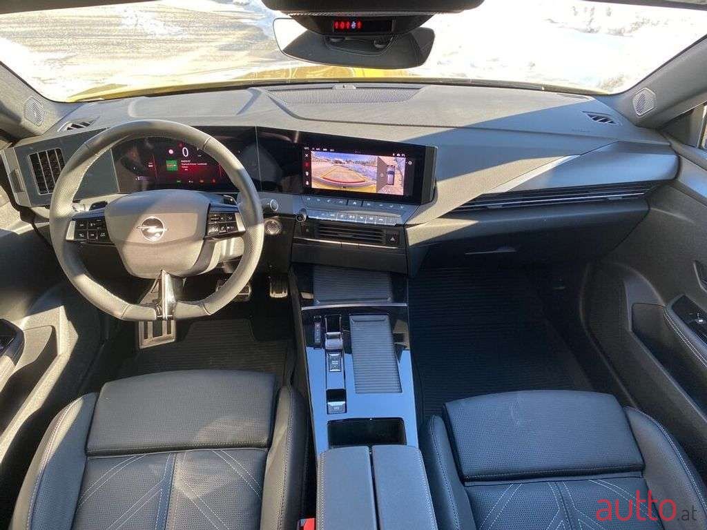 2023' Opel Astra photo #6