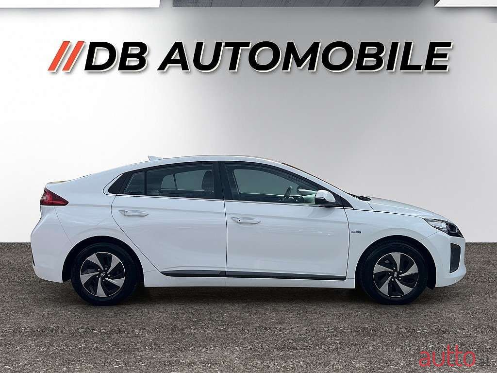 2017' Hyundai Ioniq photo #4