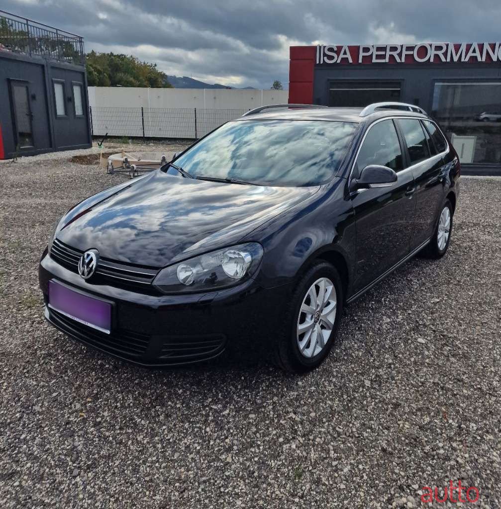 2009' Volkswagen Golf photo #1