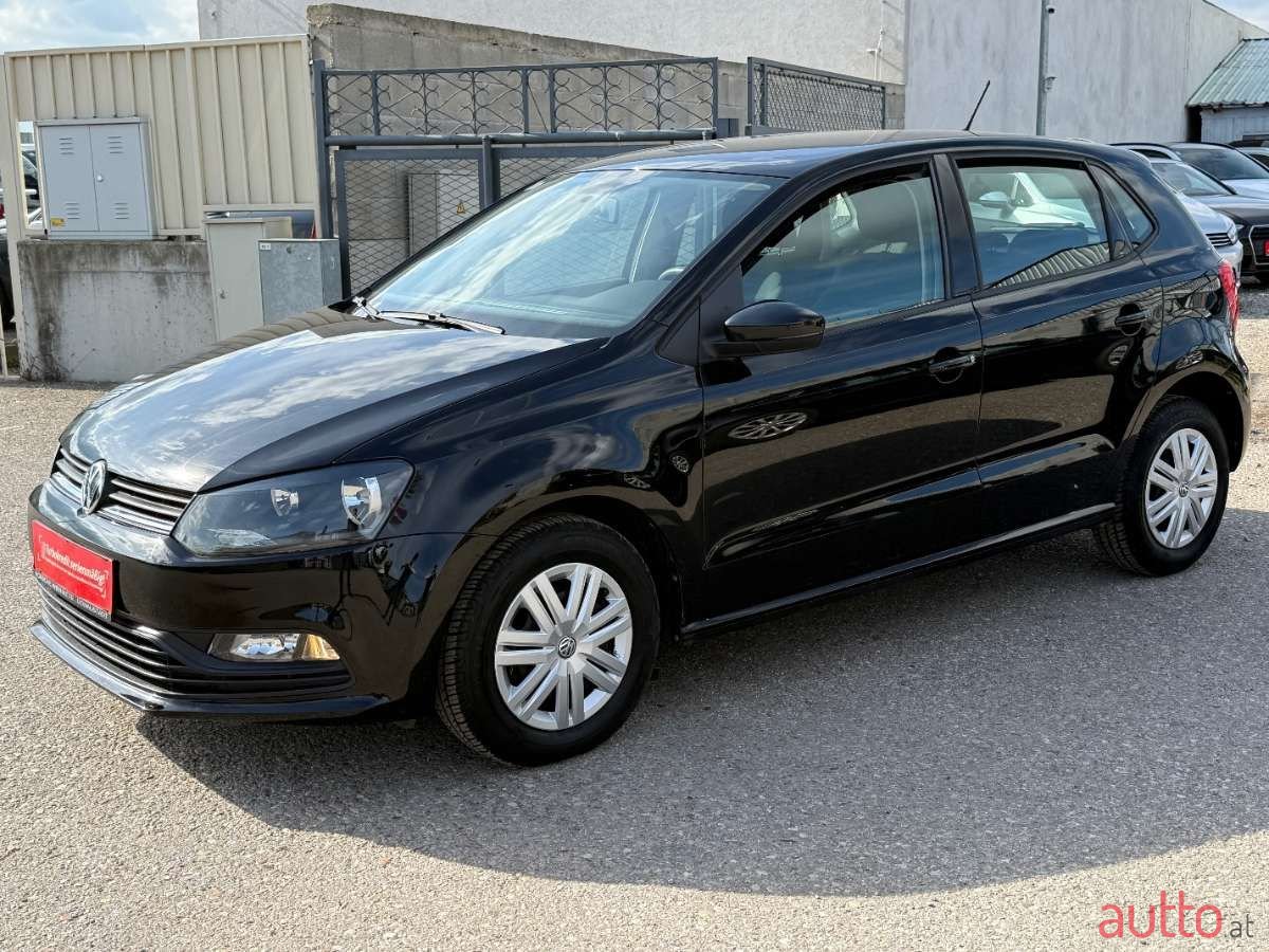 2016' Volkswagen Polo photo #2