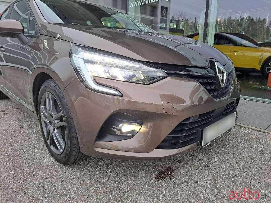 2021' Renault Clio photo #3
