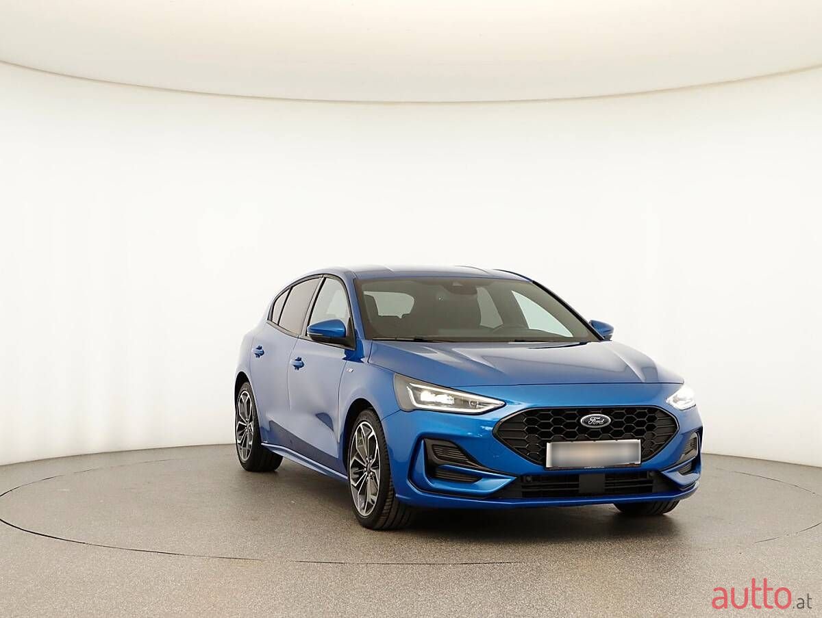 2023' Ford Focus photo #2