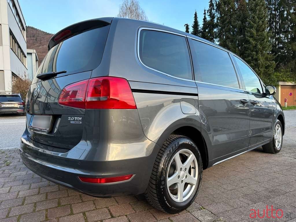 2011' Volkswagen Sharan photo #5