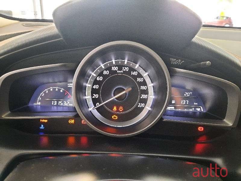 2015' Mazda Mazda2 photo #6