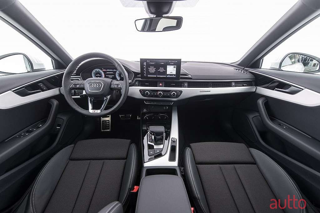 2022' Audi A4 photo #3