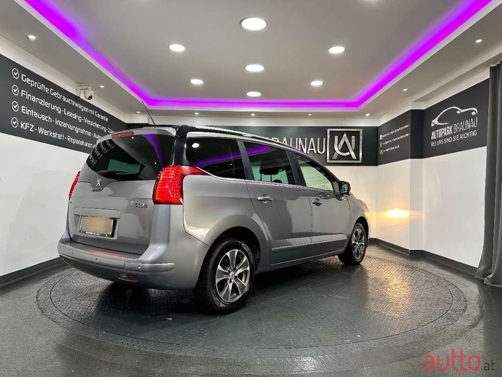 2016' Peugeot 5008 photo #6