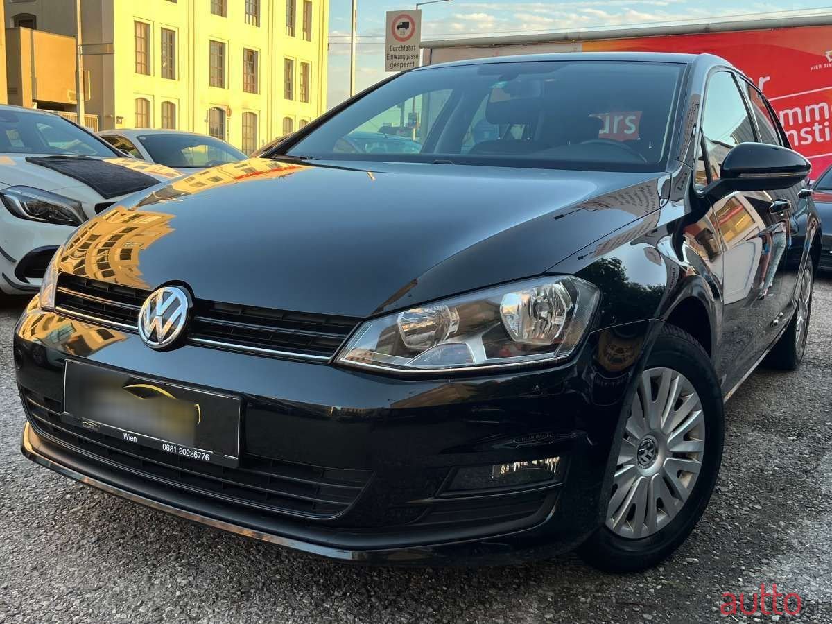 2013' Volkswagen Golf photo #6