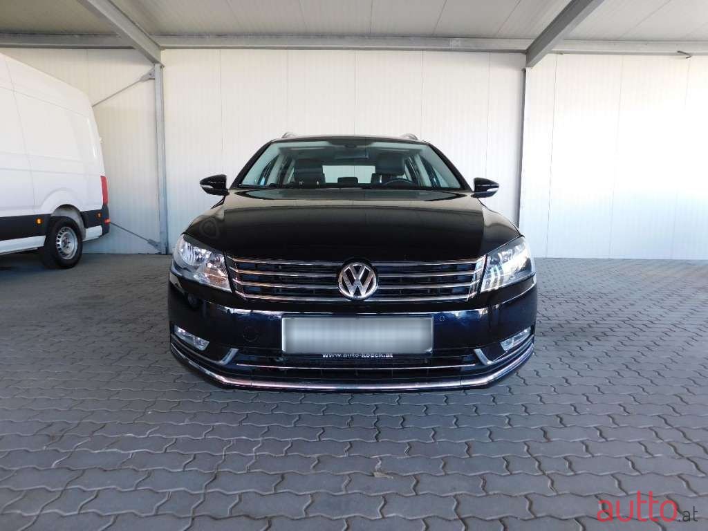 2012' Volkswagen Passat photo #2