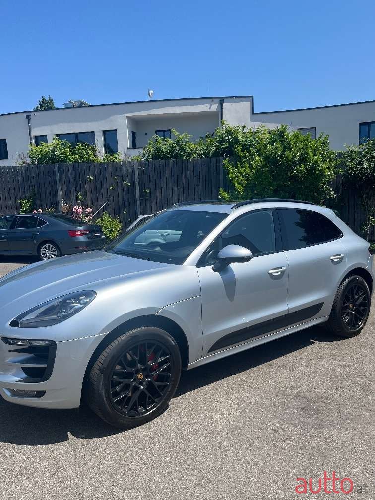 2016' Porsche Macan photo #6