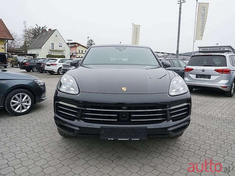 2018' Porsche Cayenne photo #2