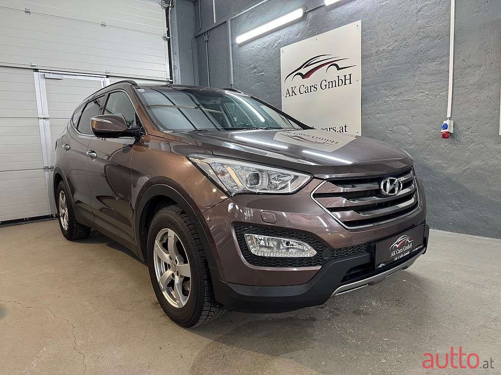 2014' Hyundai Santa Fe photo #2