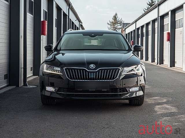 2016' Skoda Superb photo #5