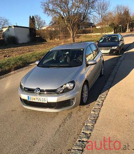 2009' Volkswagen Golf photo #1