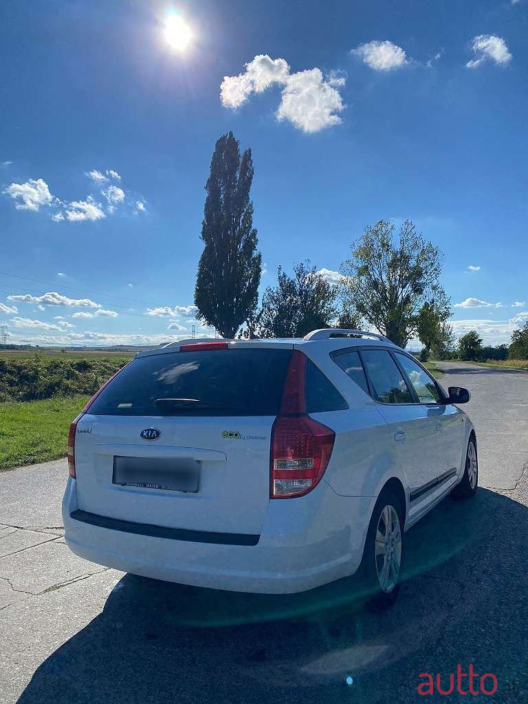 2010' Kia Ceed photo #2