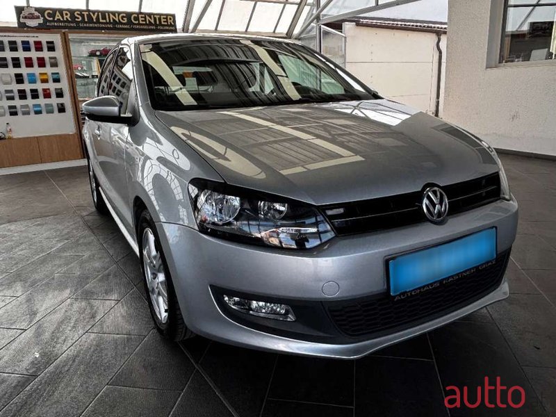 2011' Volkswagen Polo photo #3