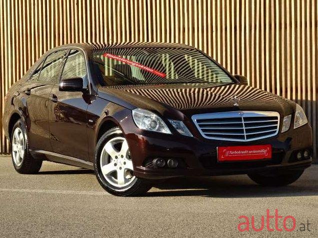 2011' Mercedes-Benz E-Klasse photo #2