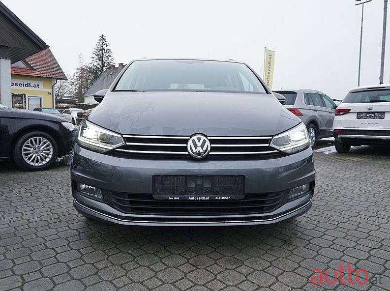 2016' Volkswagen Touran photo #1