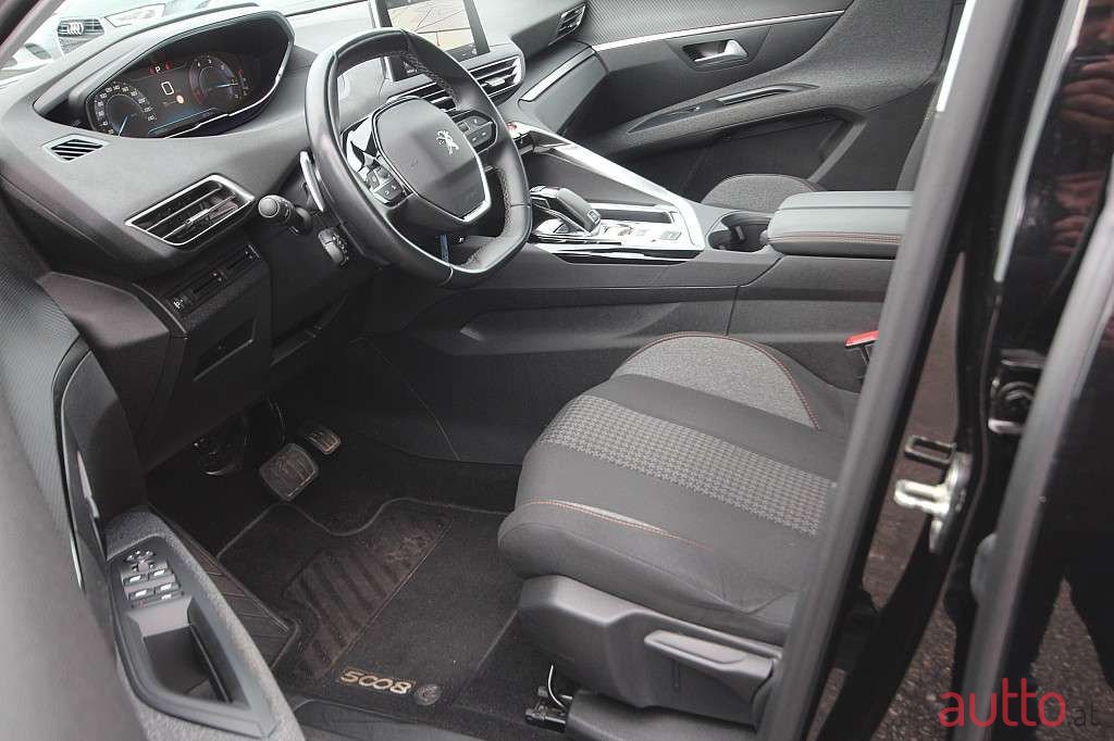 2019' Peugeot 5008 photo #5