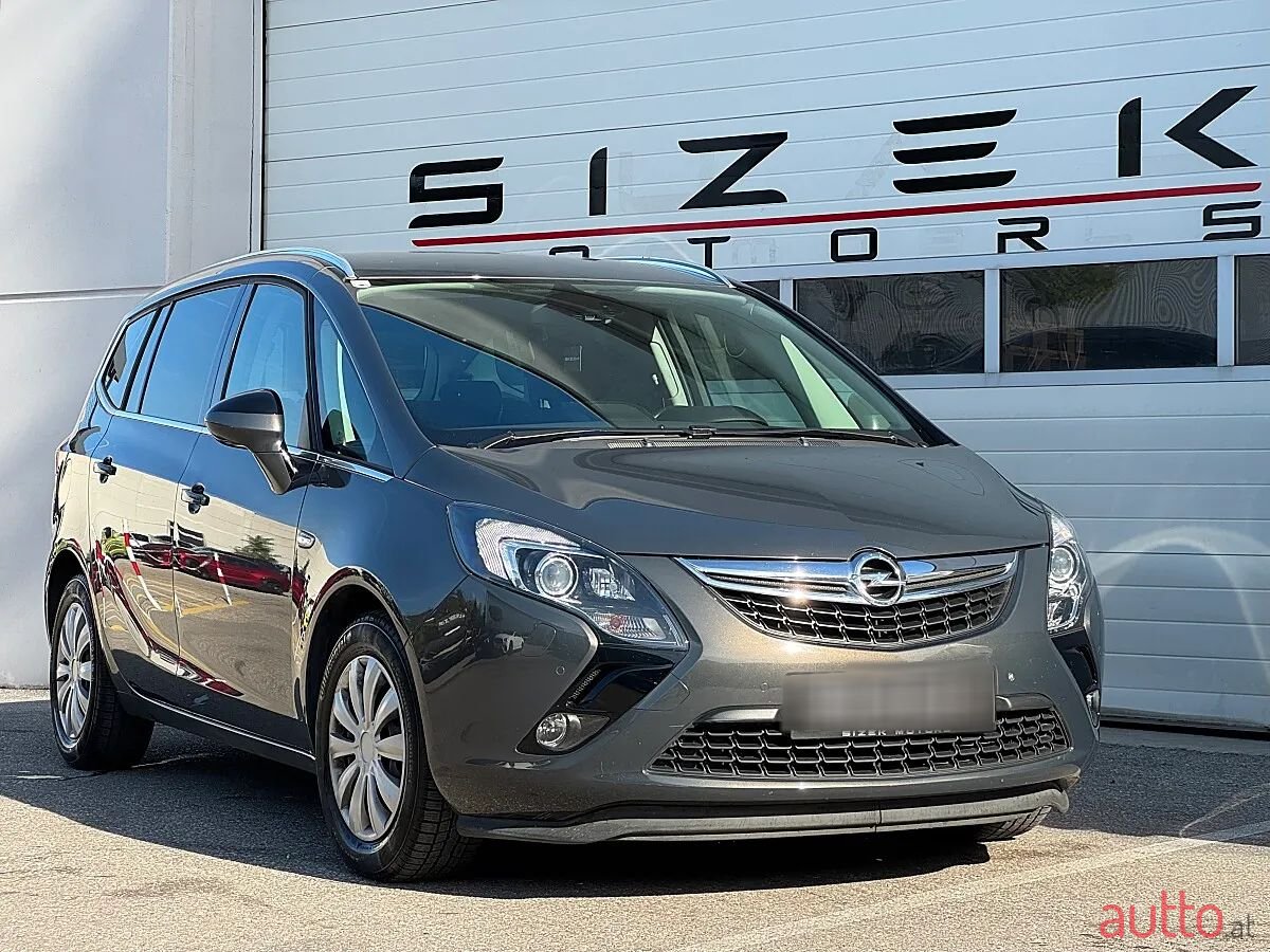 2015' Opel Zafira Tourer photo #2