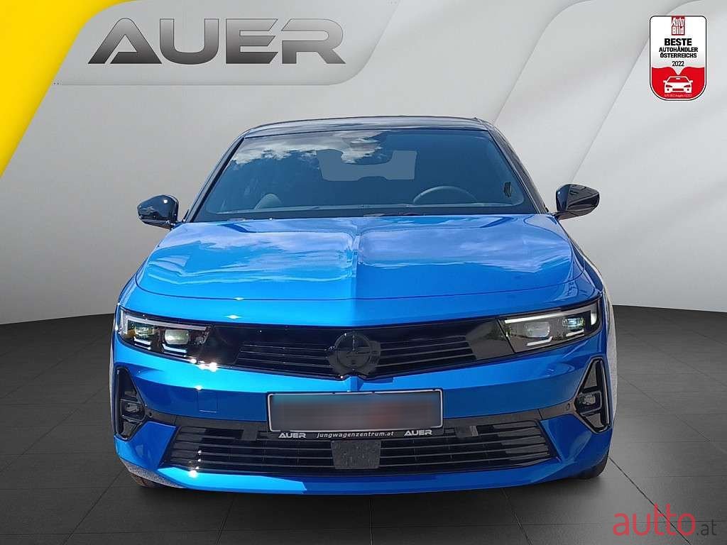 2023' Opel Astra photo #2